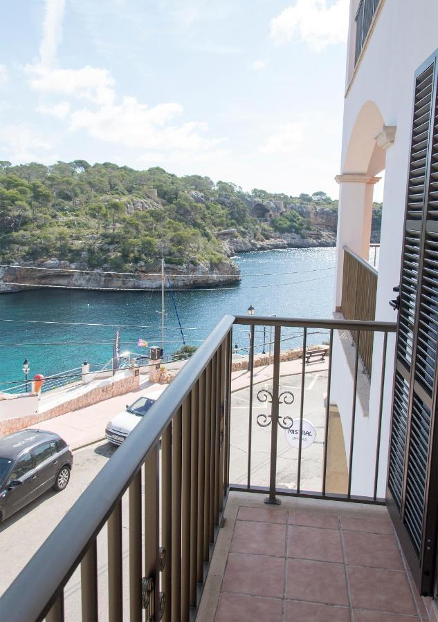 Apartamentos Vista Al Puerto Cala Figuera  Bagian luar foto