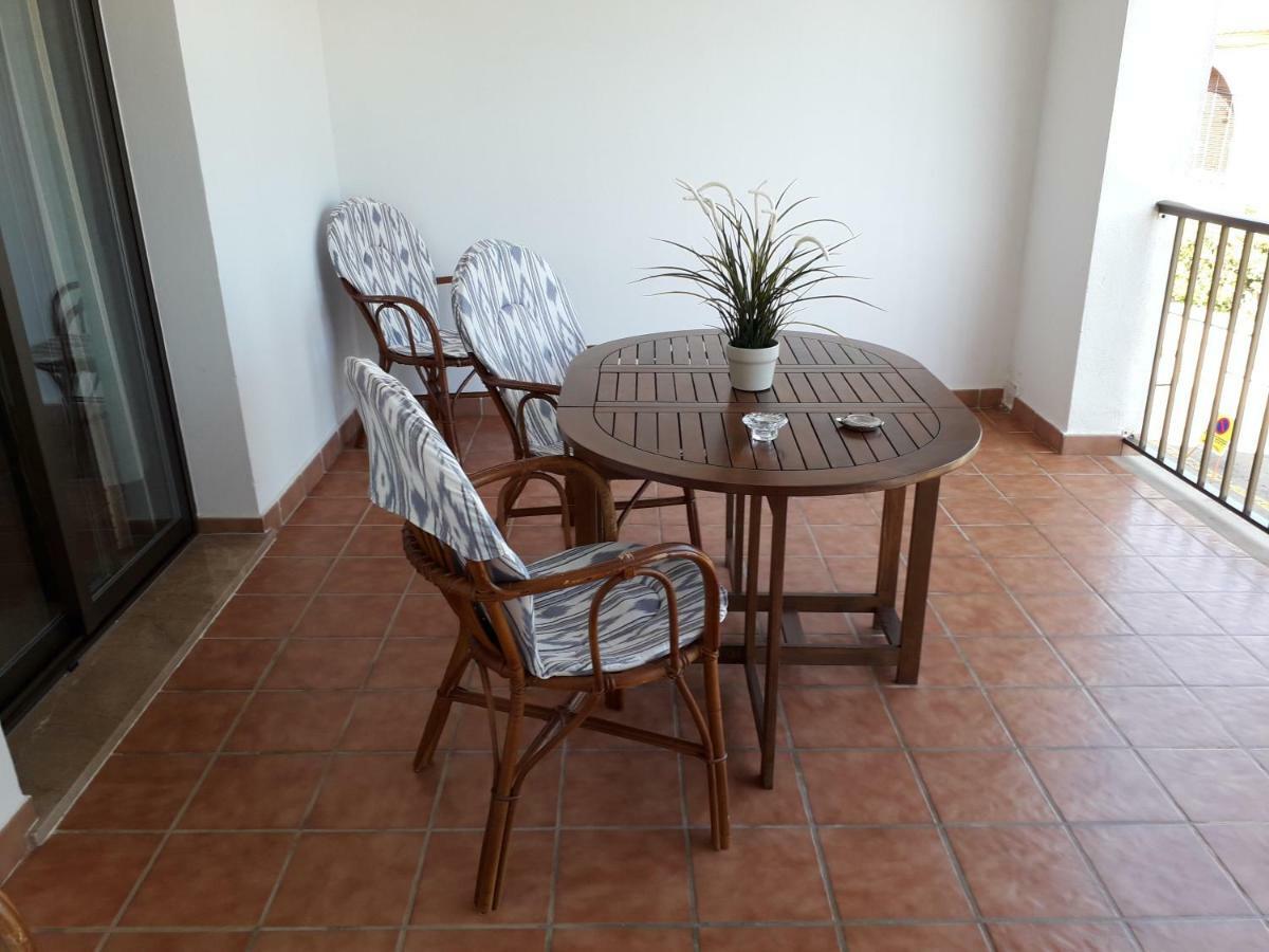 Apartamentos Vista Al Puerto Cala Figuera  Bagian luar foto