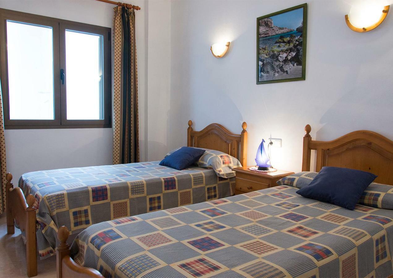 Apartamentos Vista Al Puerto Cala Figuera  Bagian luar foto